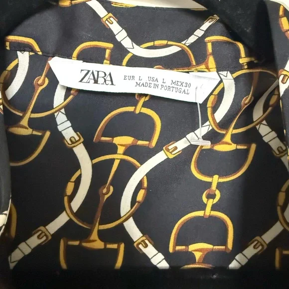 Stylish Black and Gold Chain Print Dress (babydoll style) - Picture 2 of 2